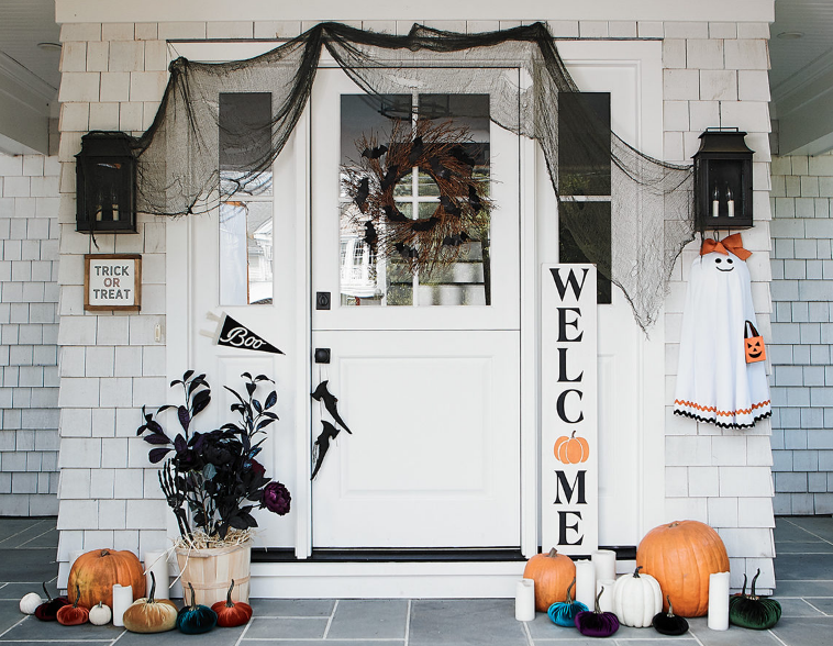 Dekorasi Pintu Rumah Menyambut Hari Halloween